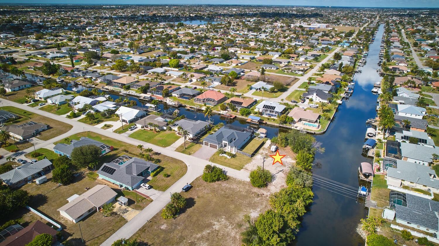 CAPE CORAL - Land