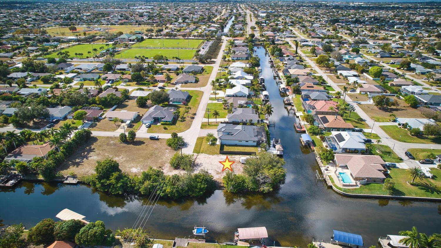 CAPE CORAL - Land