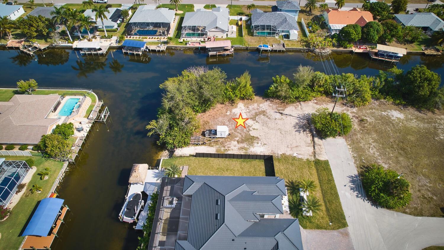 CAPE CORAL - Land