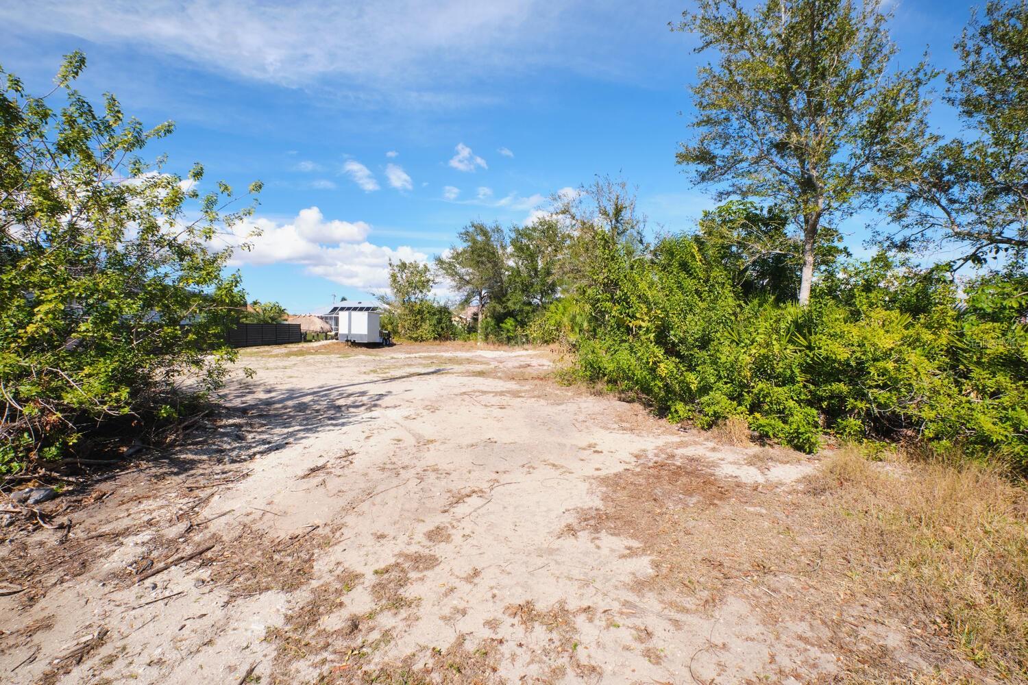 CAPE CORAL - Land
