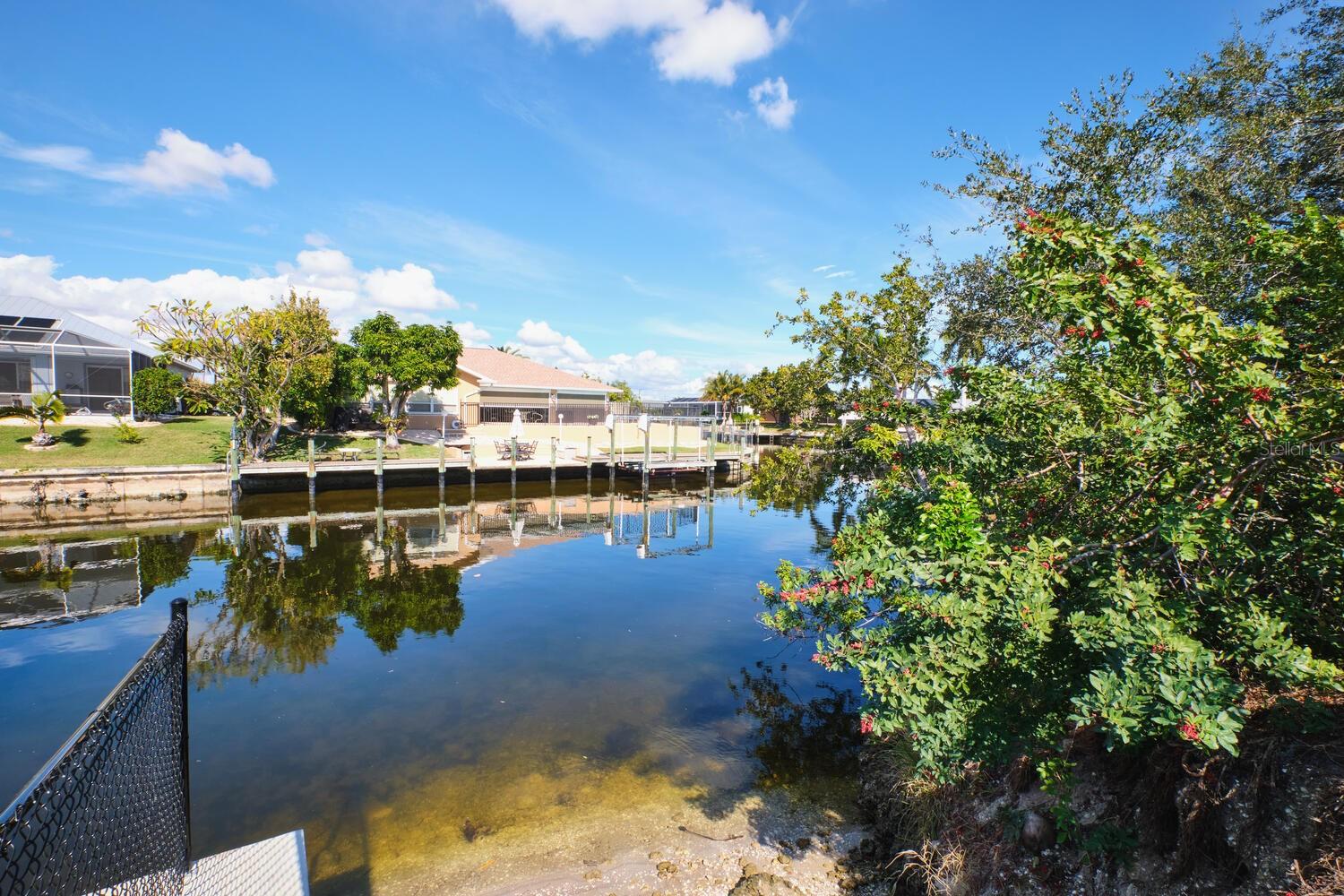 CAPE CORAL - Land