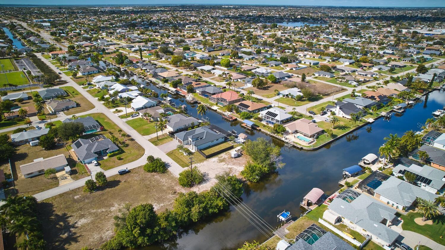 CAPE CORAL - Land