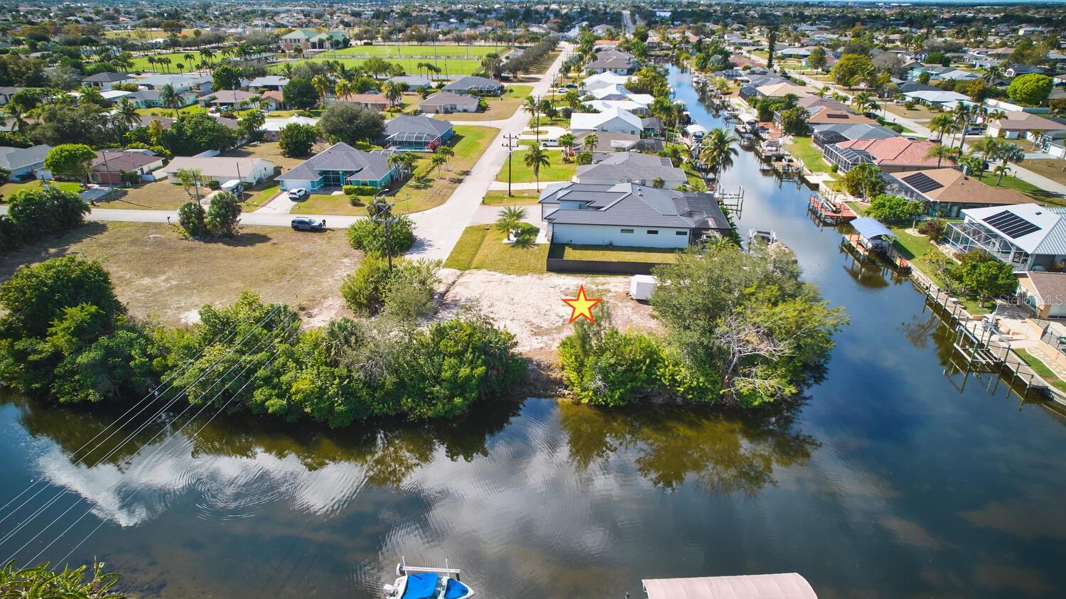 CAPE CORAL - Land