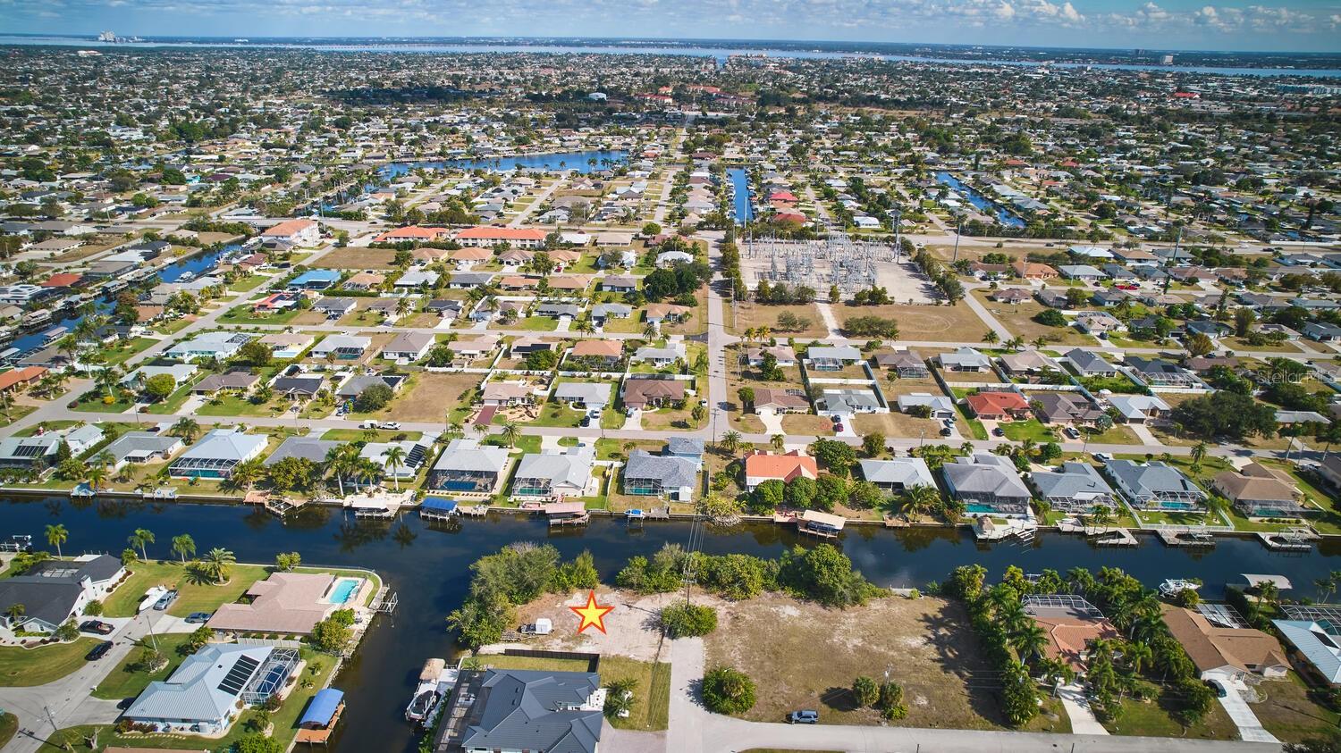 CAPE CORAL - Land