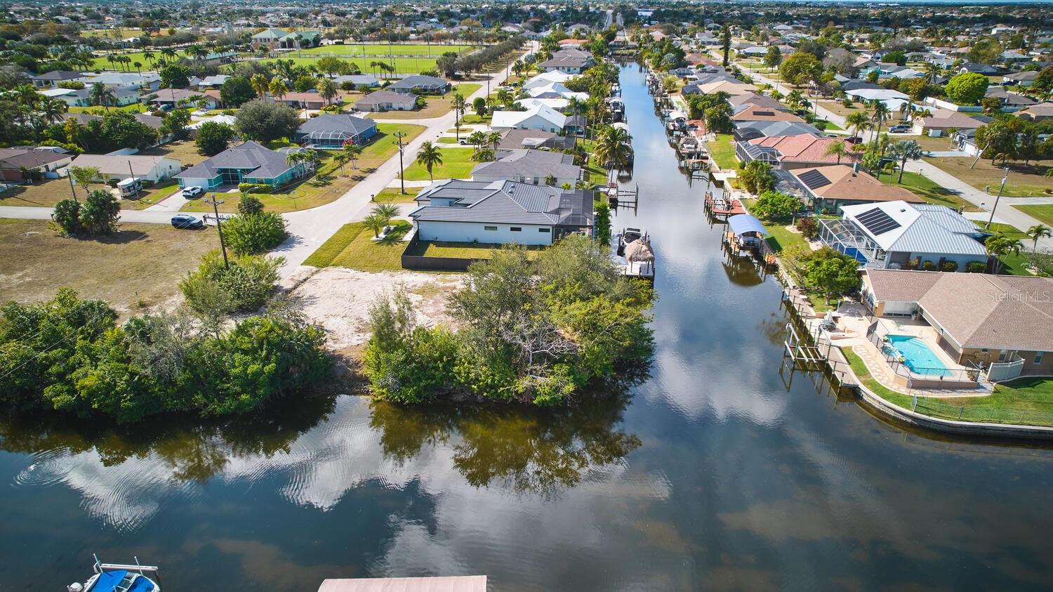 CAPE CORAL - Land