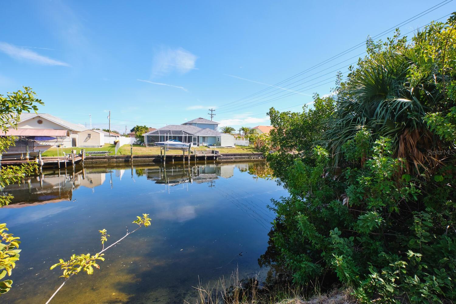 CAPE CORAL - Land