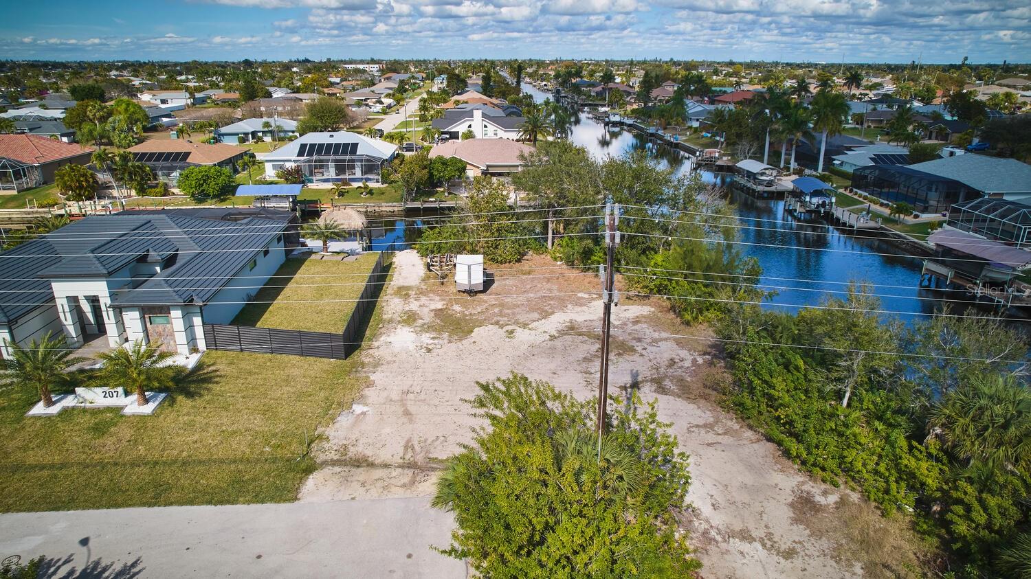 CAPE CORAL - Land