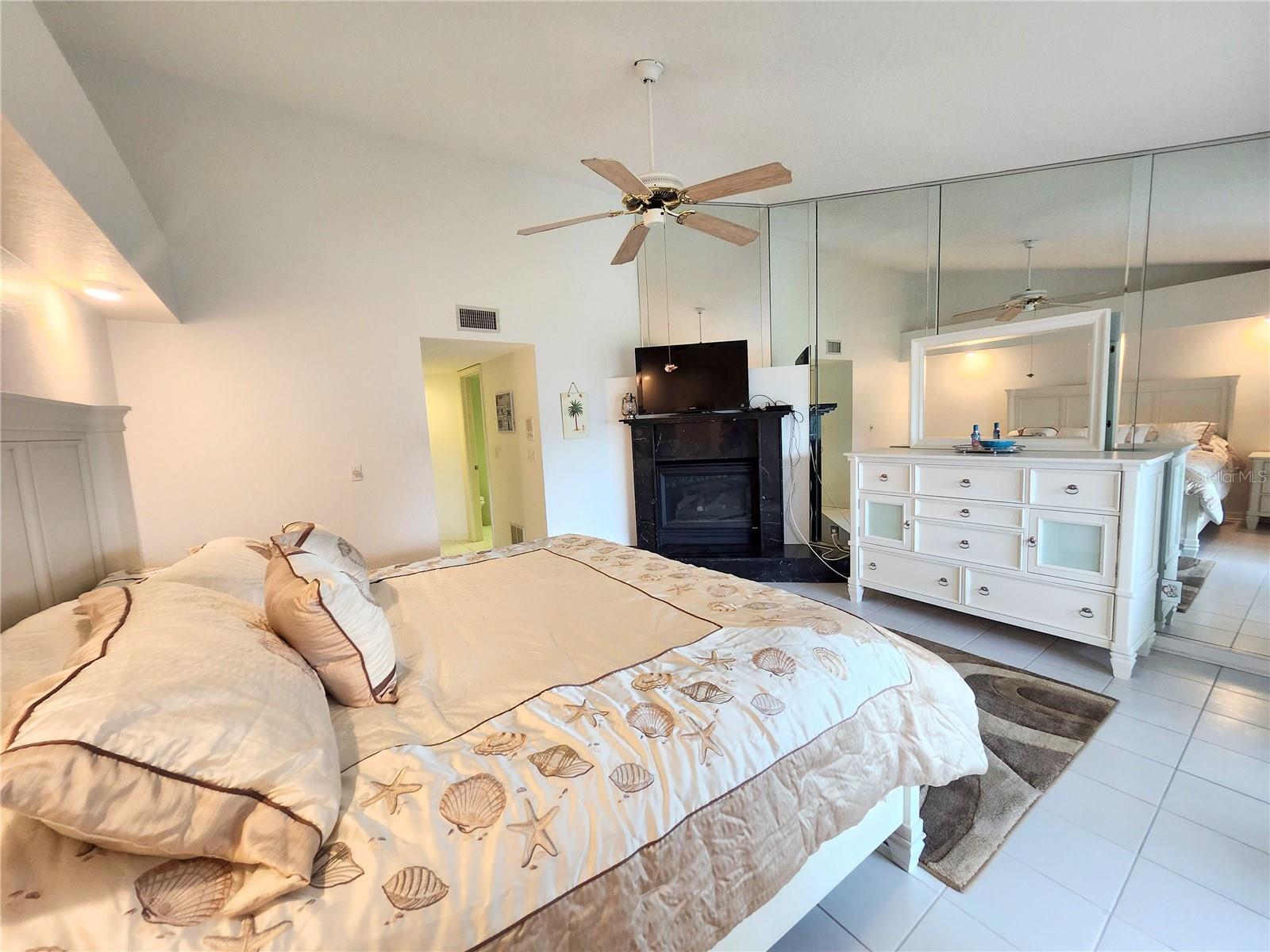 TARA CAY SOUND NORTH - Residential