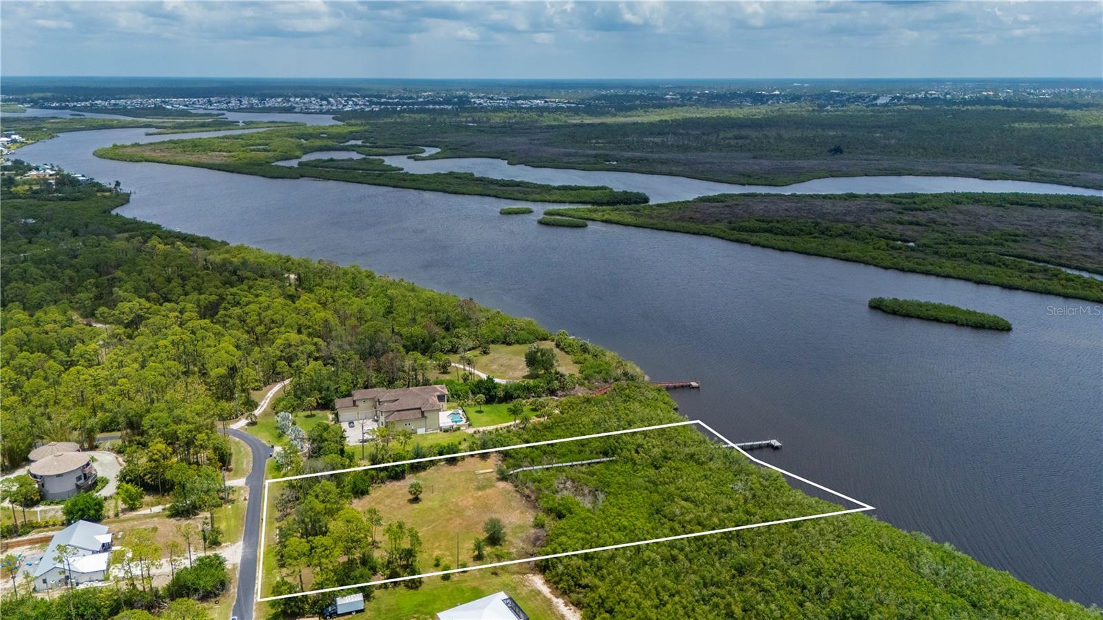 MYAKKA COUNTRY - Land