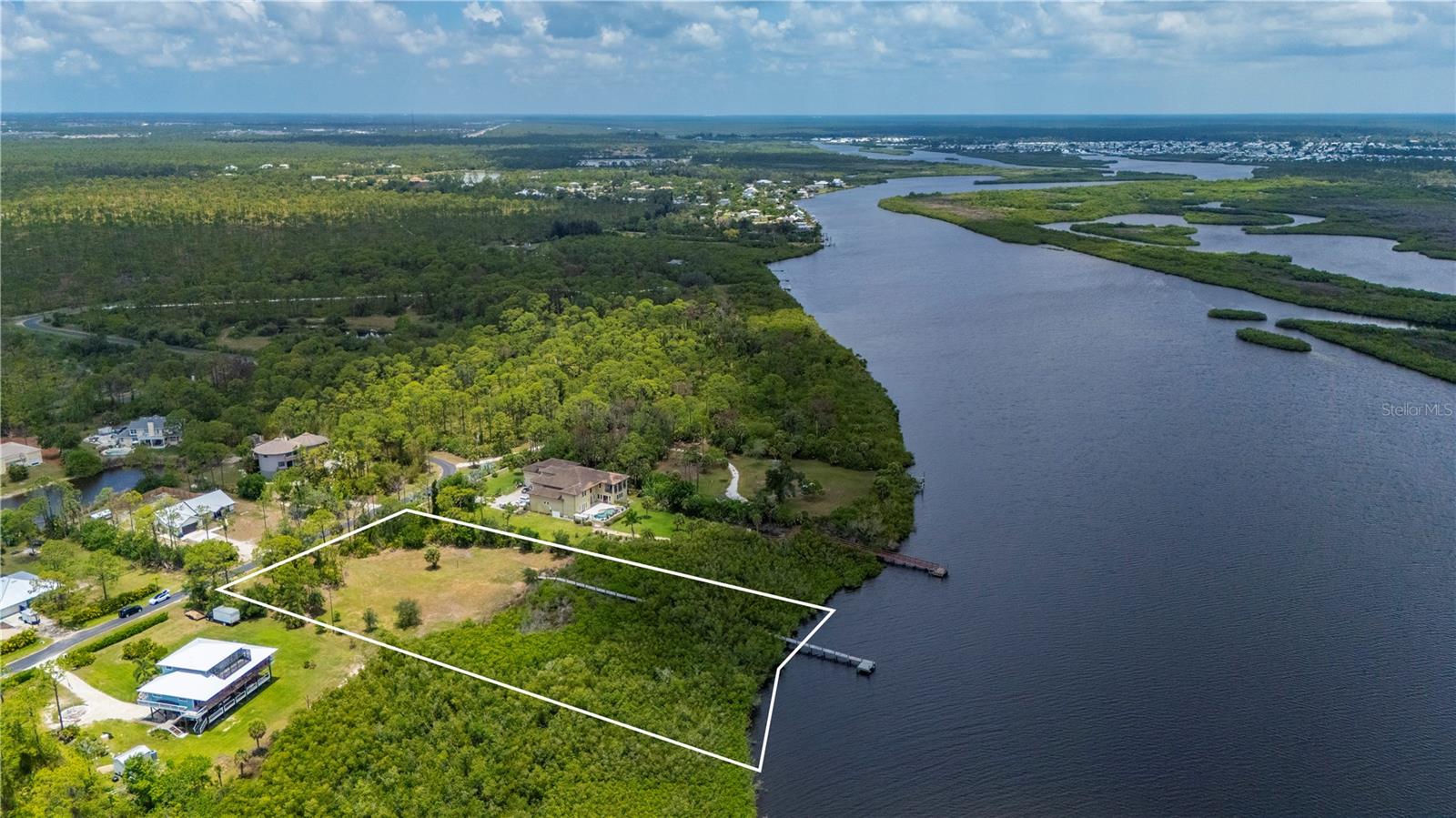 MYAKKA COUNTRY - Land