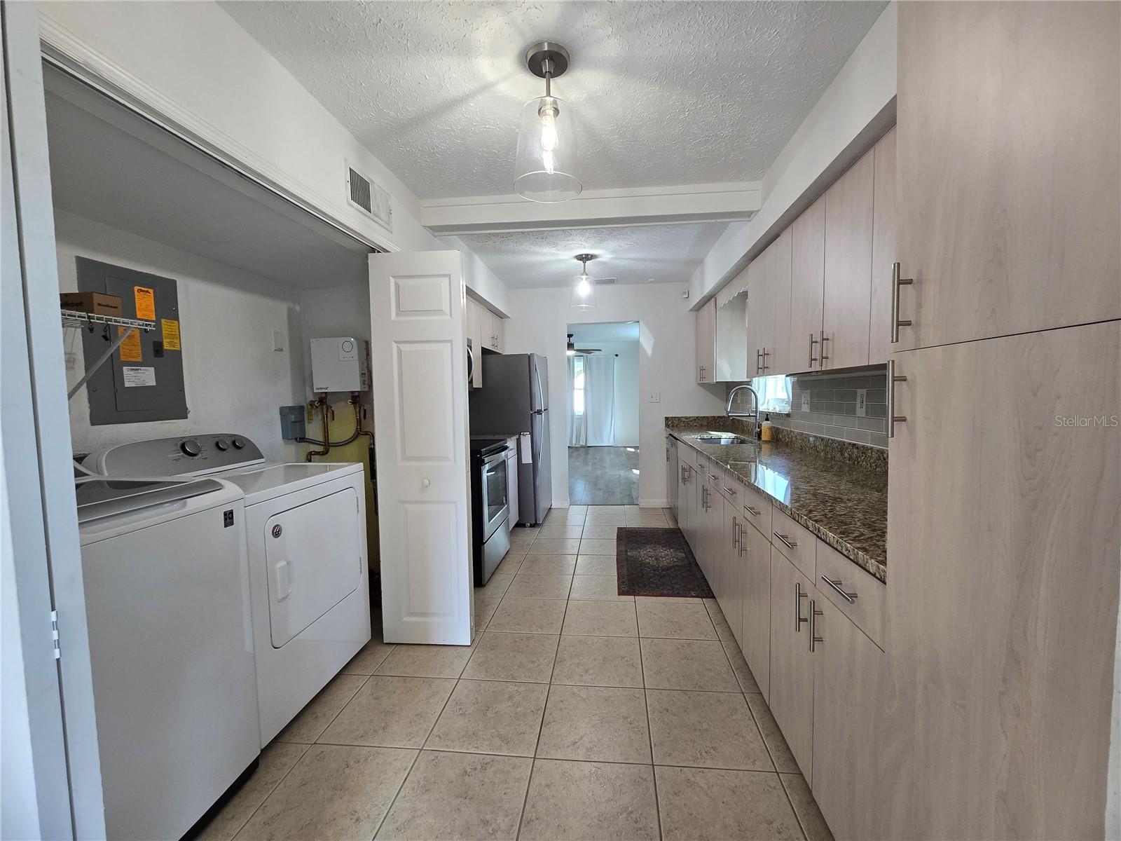 EDGEMOOR ESTATES - Residential Lease
