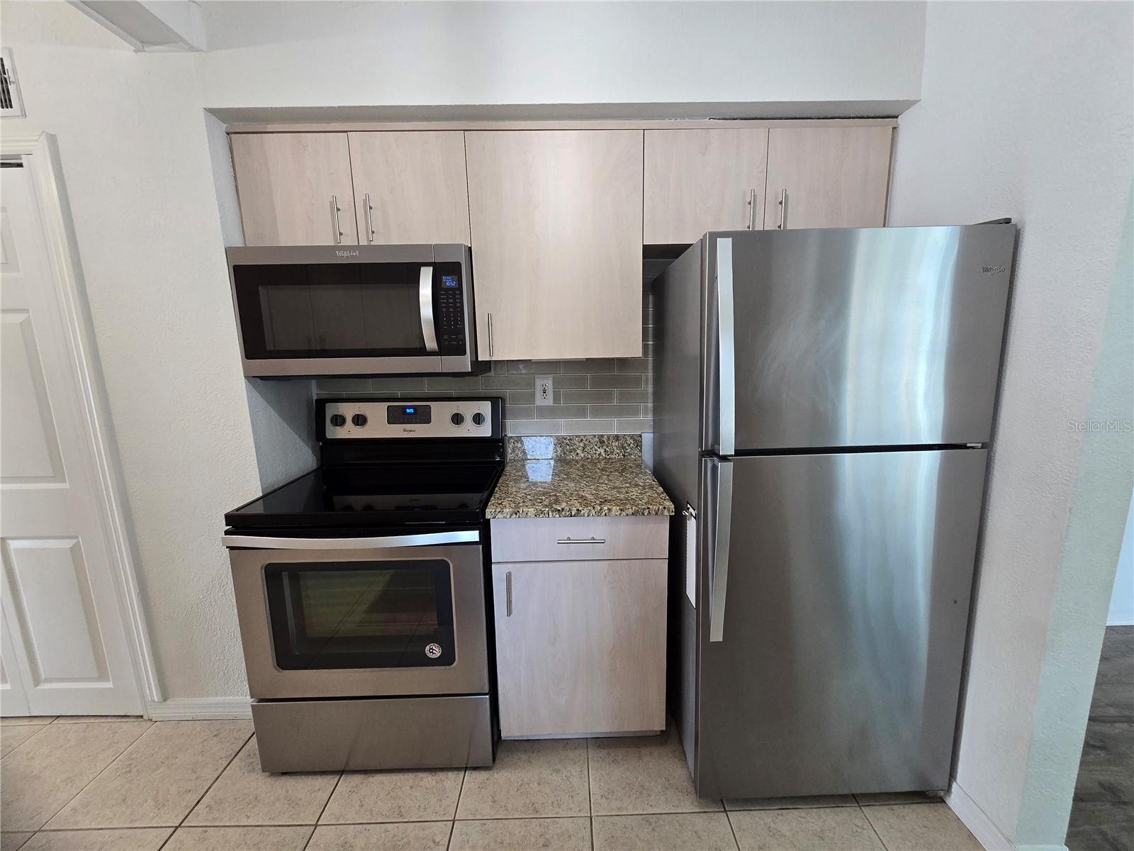 EDGEMOOR ESTATES - Residential Lease