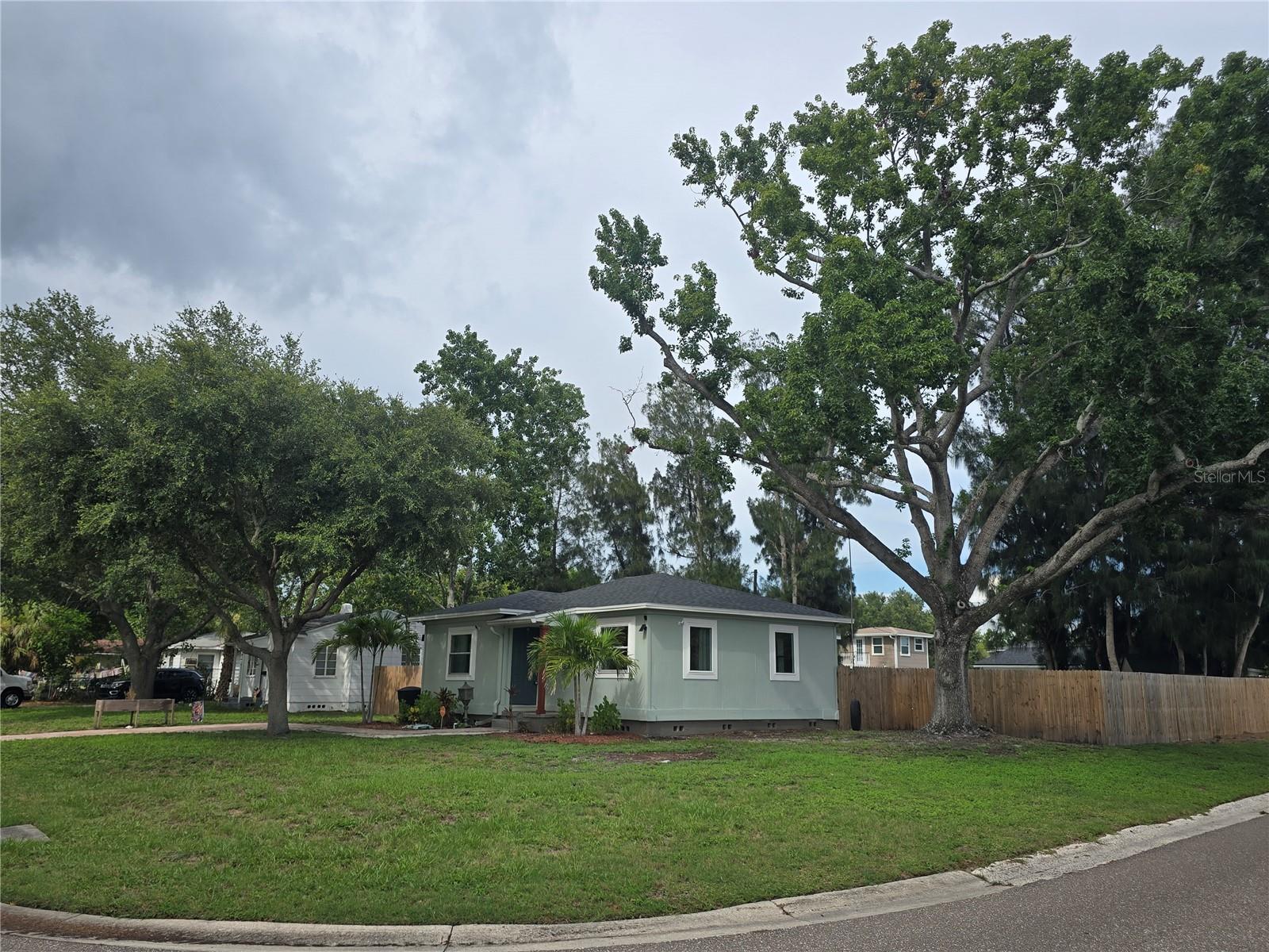 EDGEMOOR ESTATES - Residential Lease