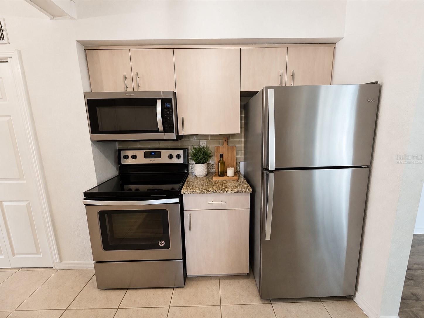 EDGEMOOR ESTATES - Residential Lease