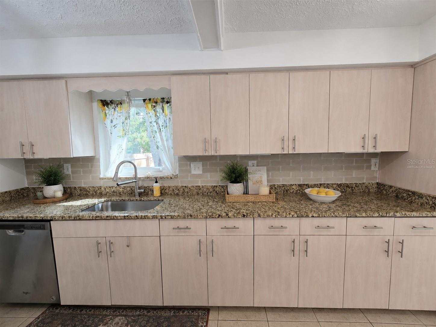 EDGEMOOR ESTATES - Residential Lease