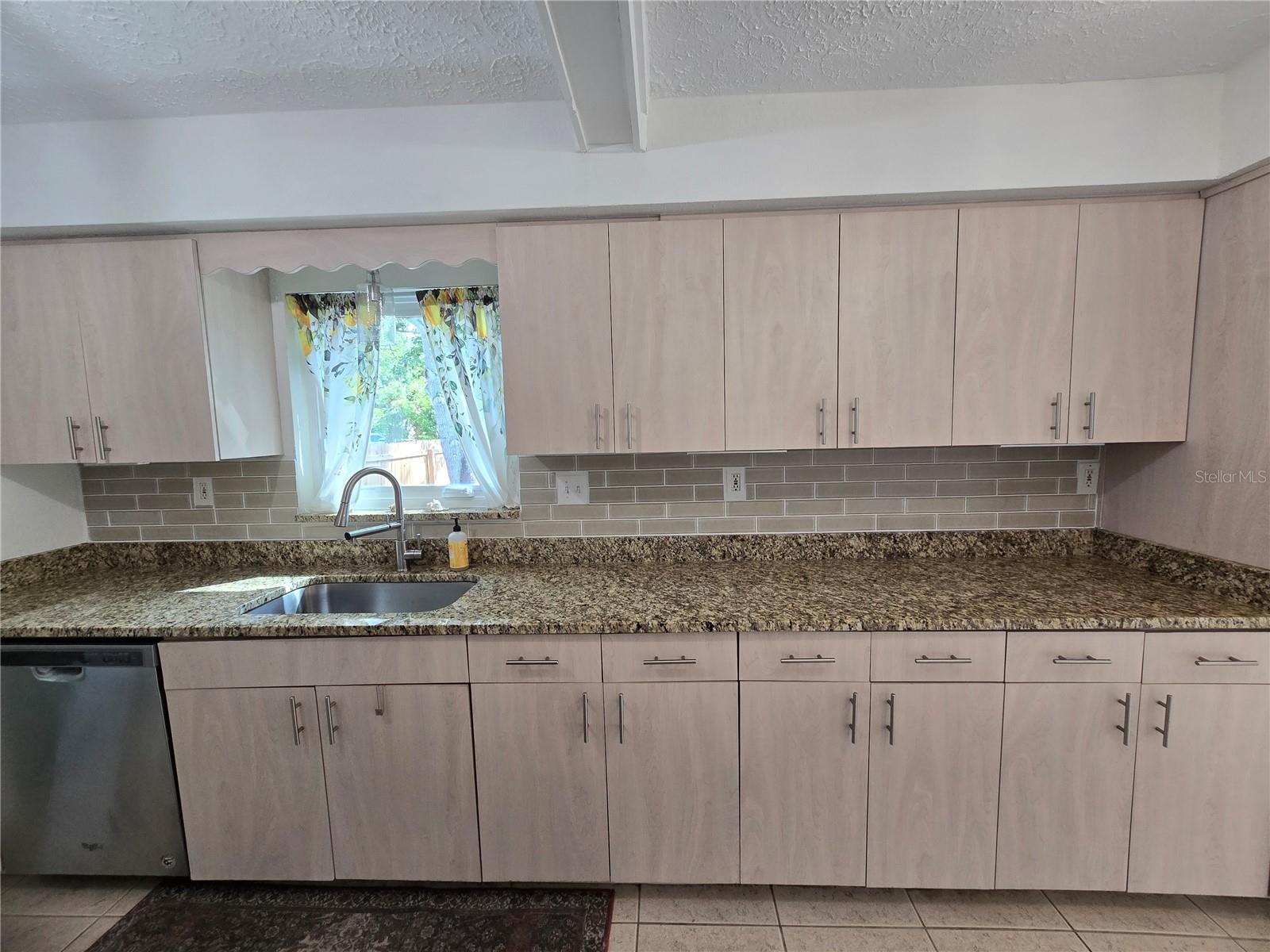 EDGEMOOR ESTATES - Residential Lease