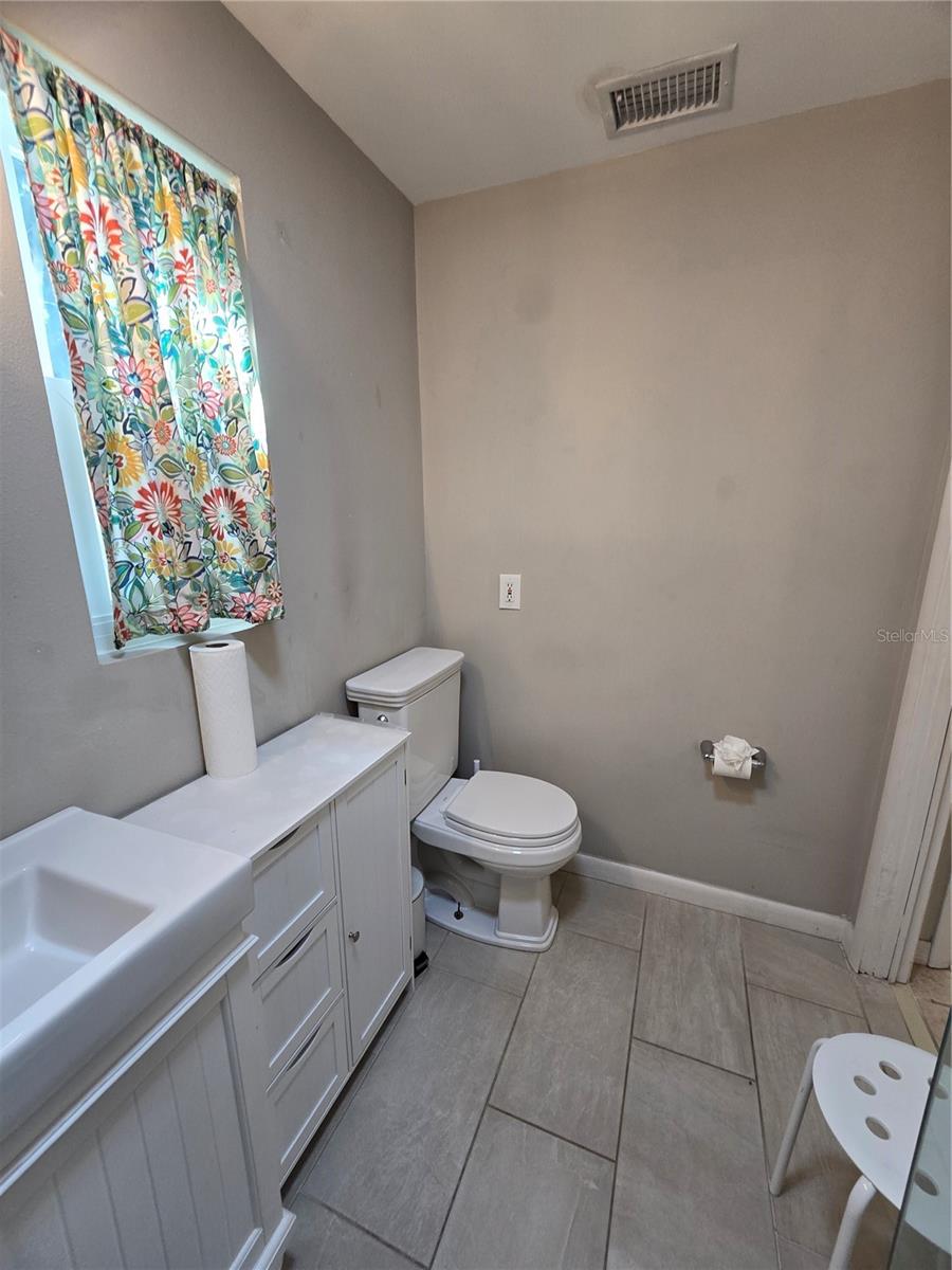 EDGEMOOR ESTATES - Residential Lease