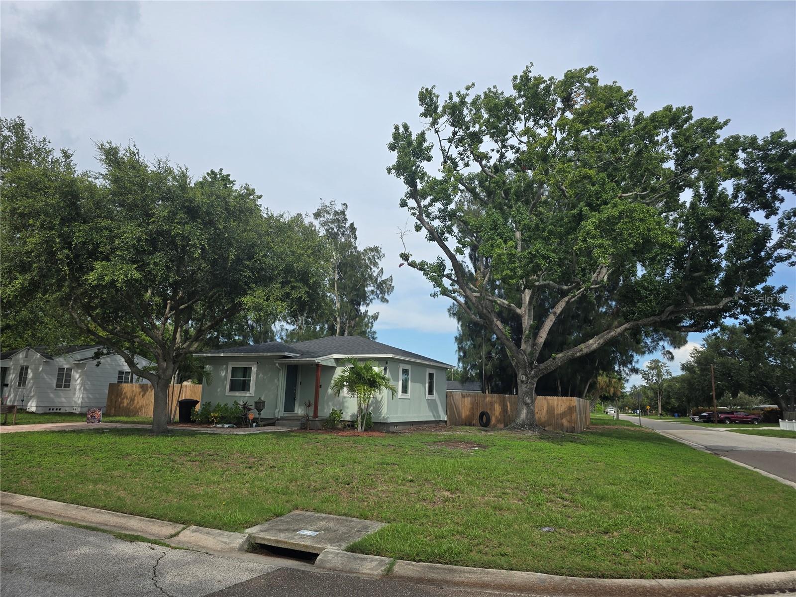 EDGEMOOR ESTATES - Residential Lease