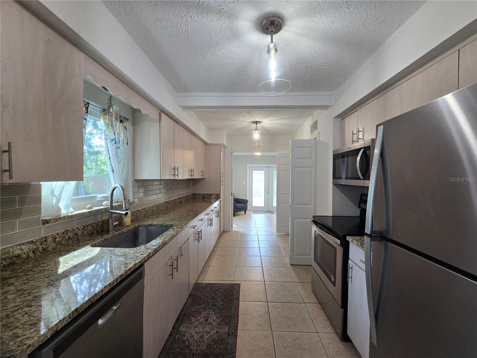 EDGEMOOR ESTATES - Residential Lease