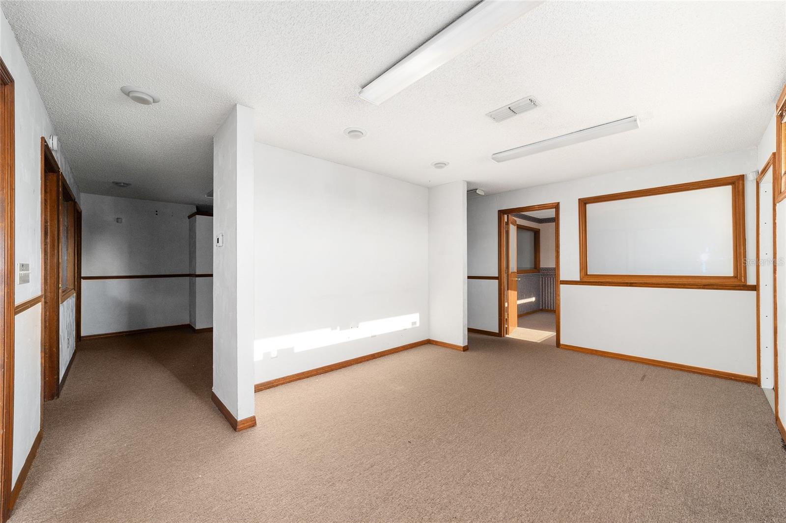 STARTING GATE OFFICE COMPLEX - Commercial Sale