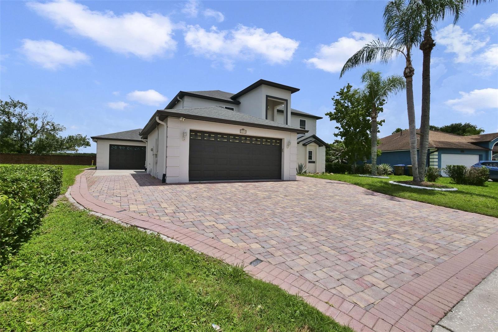 LAUREL RUN AT CRESCENT LAKES - Residential