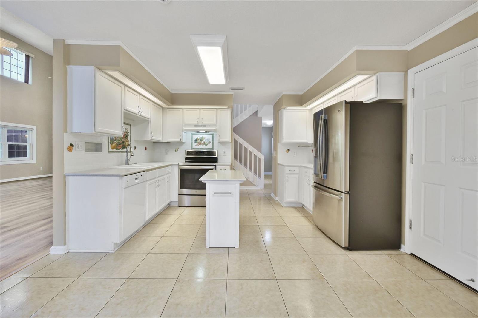 LAUREL RUN AT CRESCENT LAKES - Residential