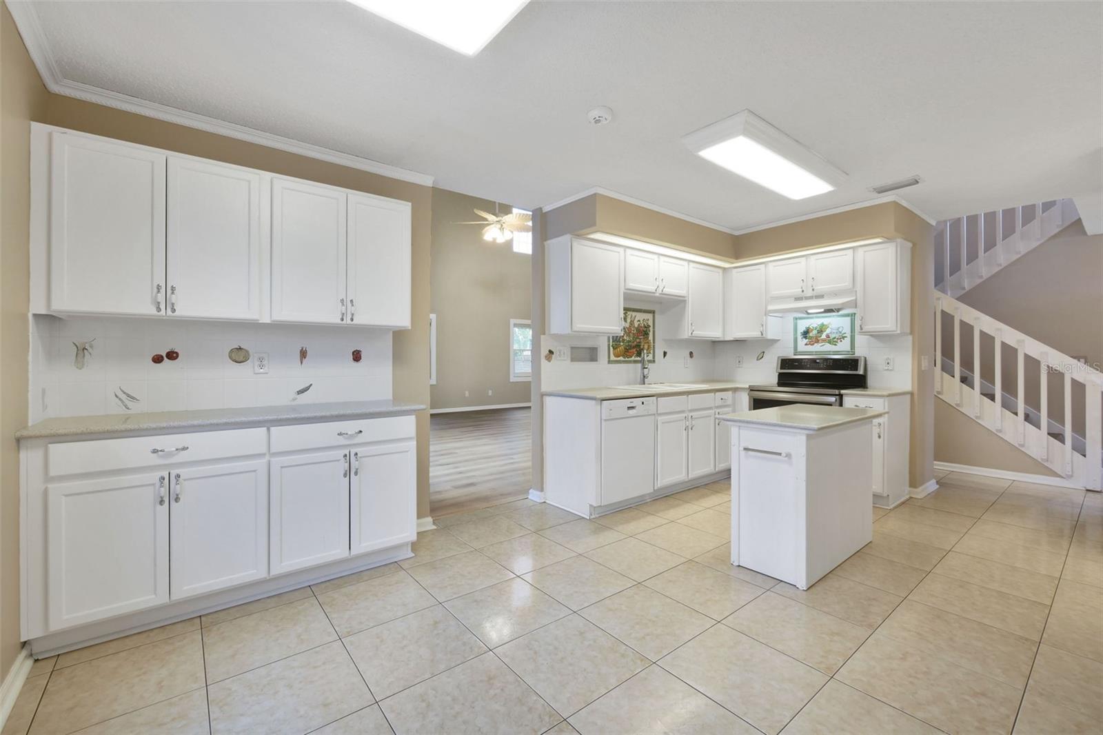 LAUREL RUN AT CRESCENT LAKES - Residential