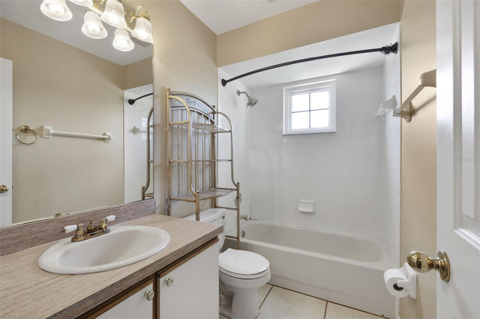 LAUREL RUN AT CRESCENT LAKES - Residential