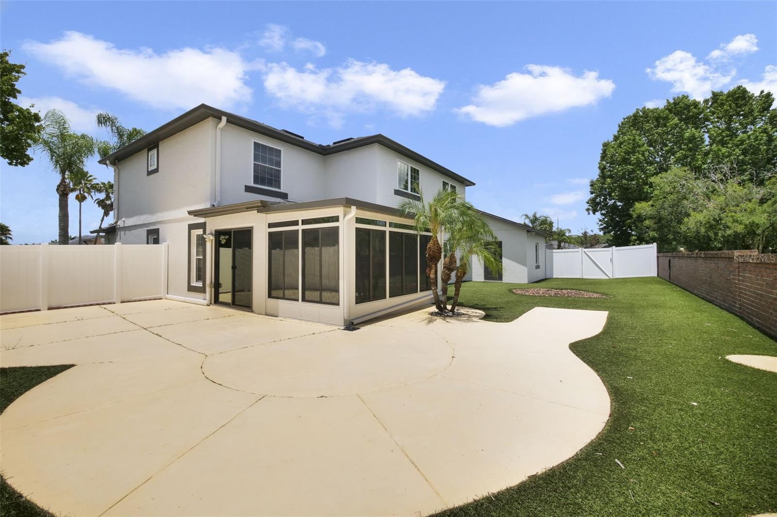 LAUREL RUN AT CRESCENT LAKES - Residential