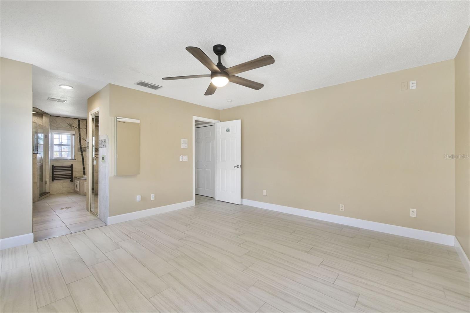 LAUREL RUN AT CRESCENT LAKES - Residential