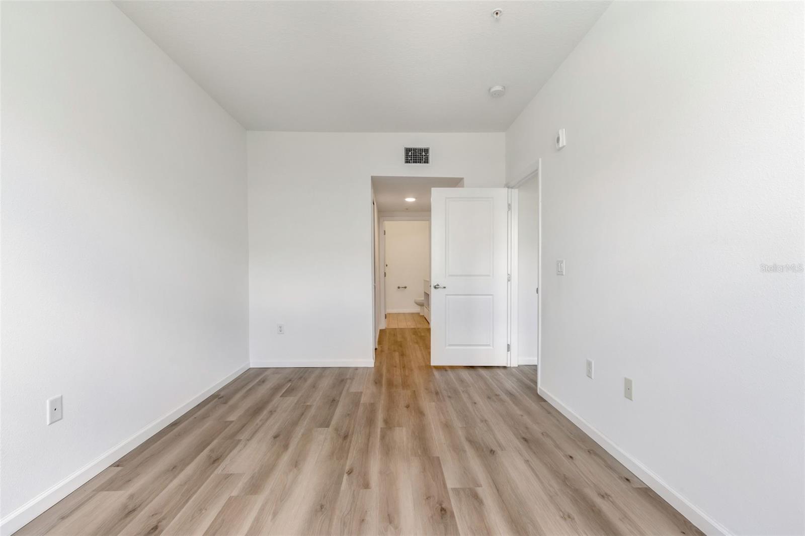 SANDLAKE STATION BLDG 3 - Residential