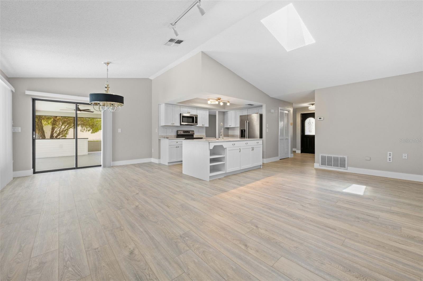 SPRING HILL - Residential