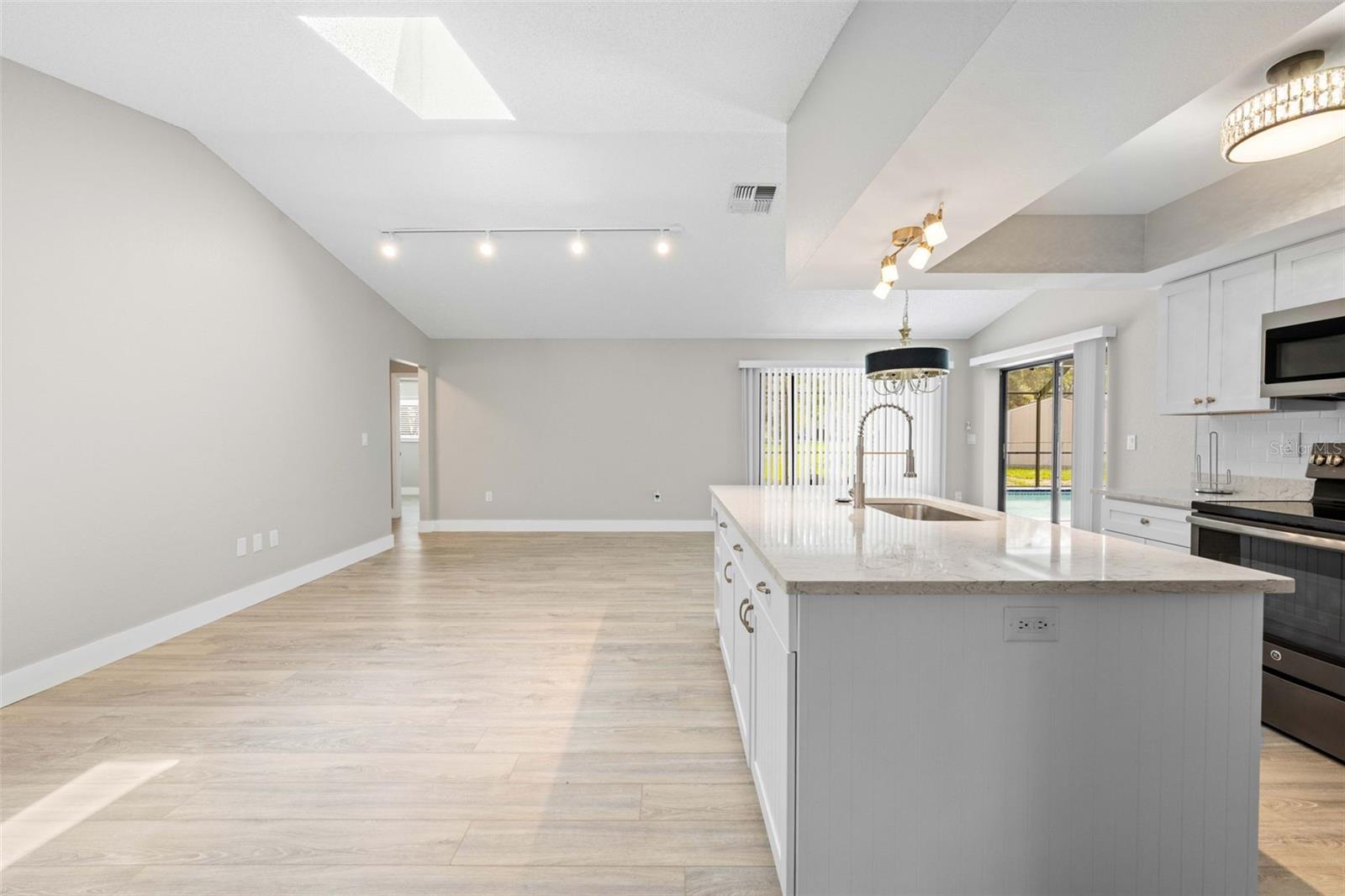 SPRING HILL - Residential