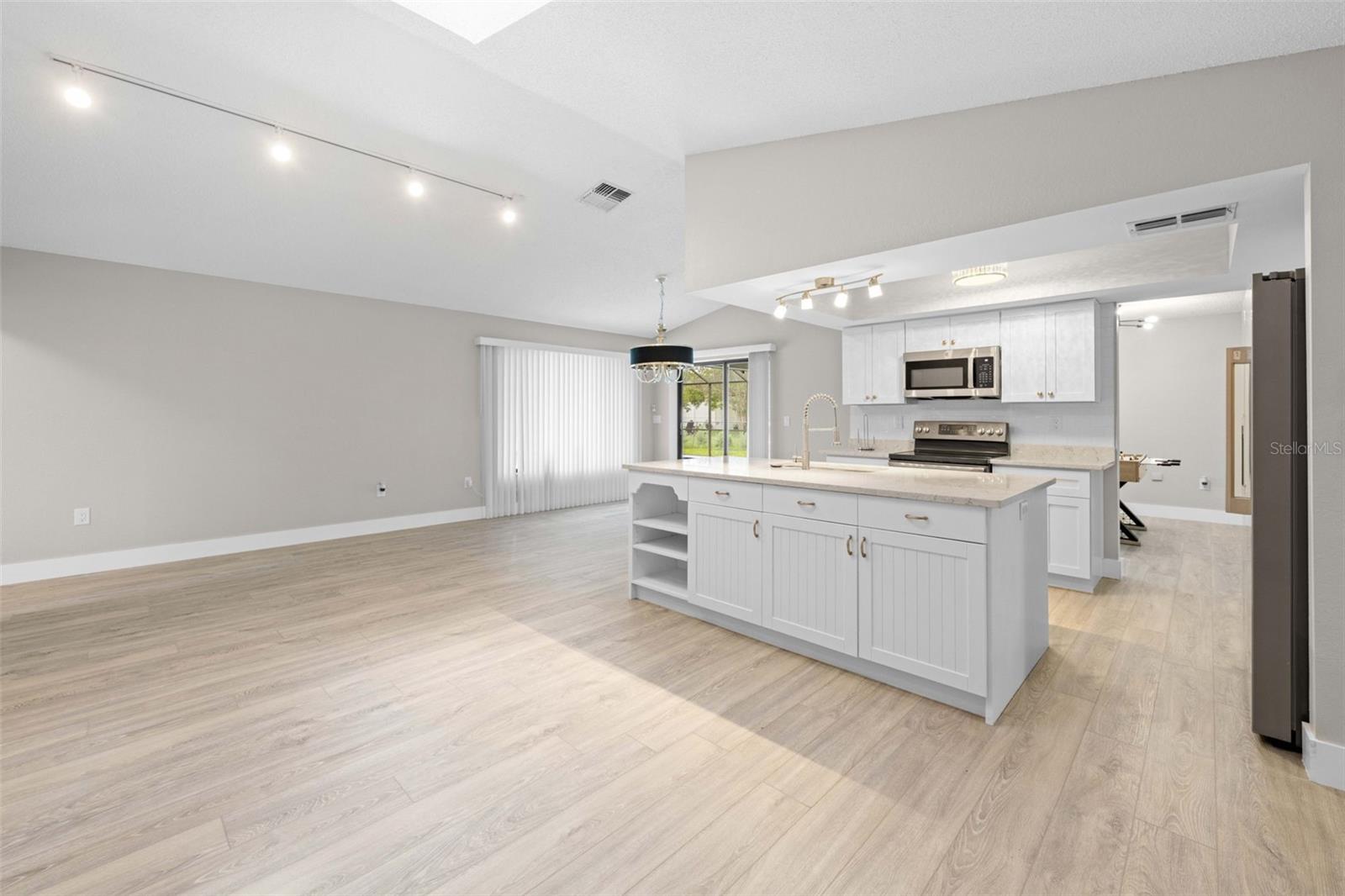 SPRING HILL - Residential