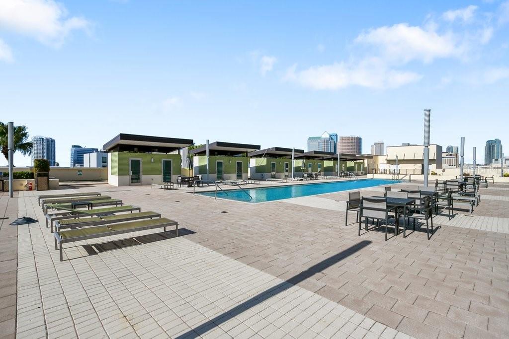 GRAND CENTRAL AT KENNEDY RESID - Residential Lease