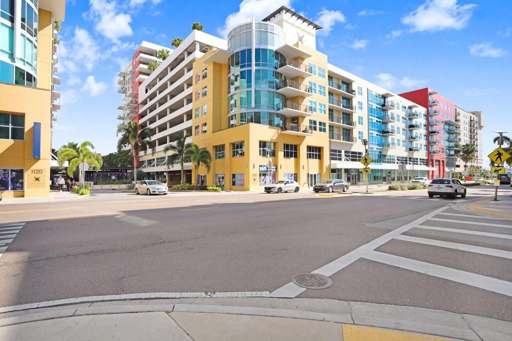 GRAND CENTRAL AT KENNEDY RESID - Residential Lease