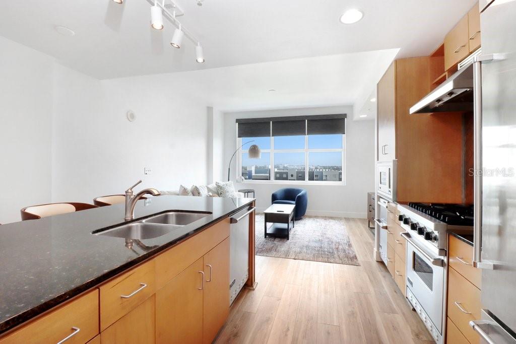 GRAND CENTRAL AT KENNEDY RESID - Residential Lease