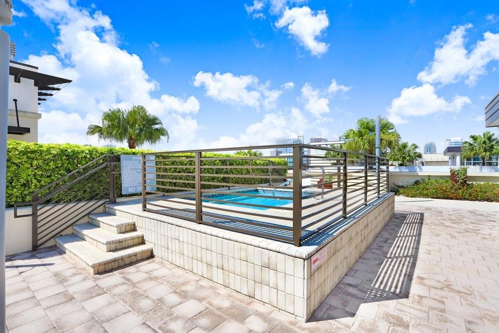 GRAND CENTRAL AT KENNEDY RESID - Residential Lease
