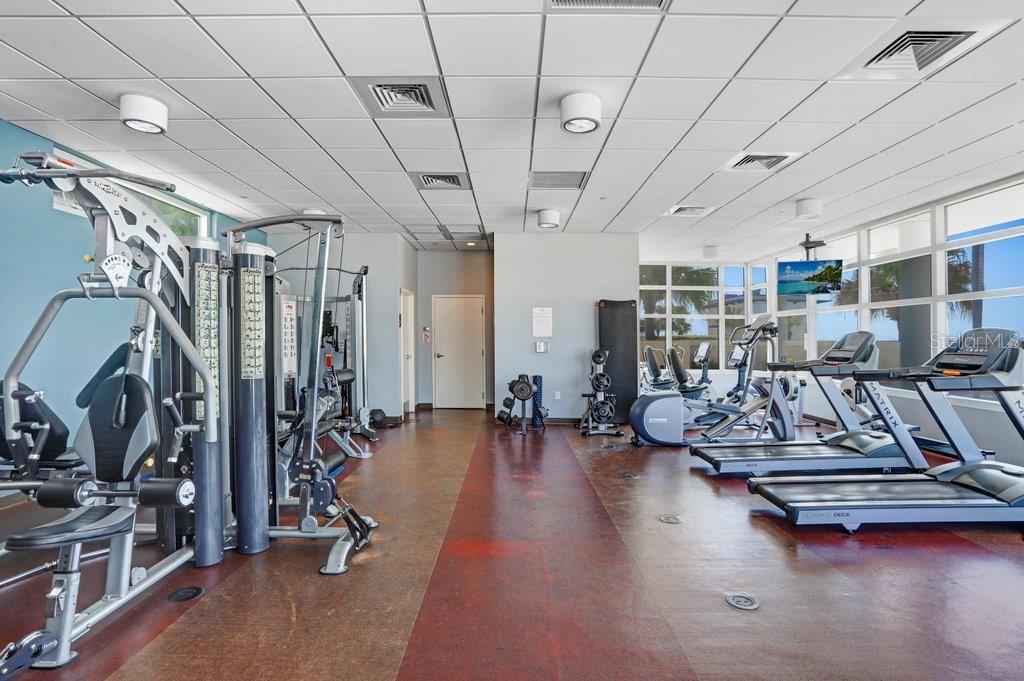 GRAND CENTRAL AT KENNEDY RESID - Residential Lease