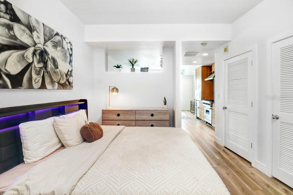 GRAND CENTRAL AT KENNEDY RESID - Residential Lease