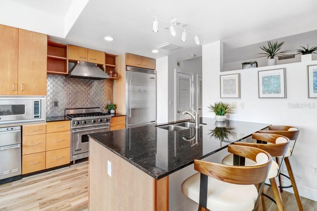 GRAND CENTRAL AT KENNEDY RESID - Residential Lease