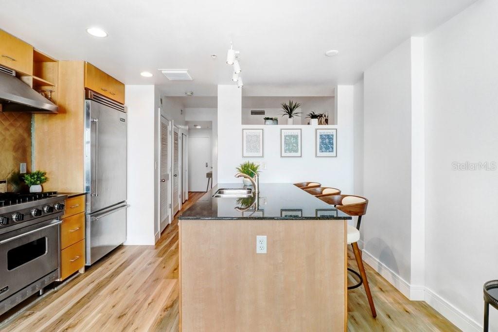 GRAND CENTRAL AT KENNEDY RESID - Residential Lease