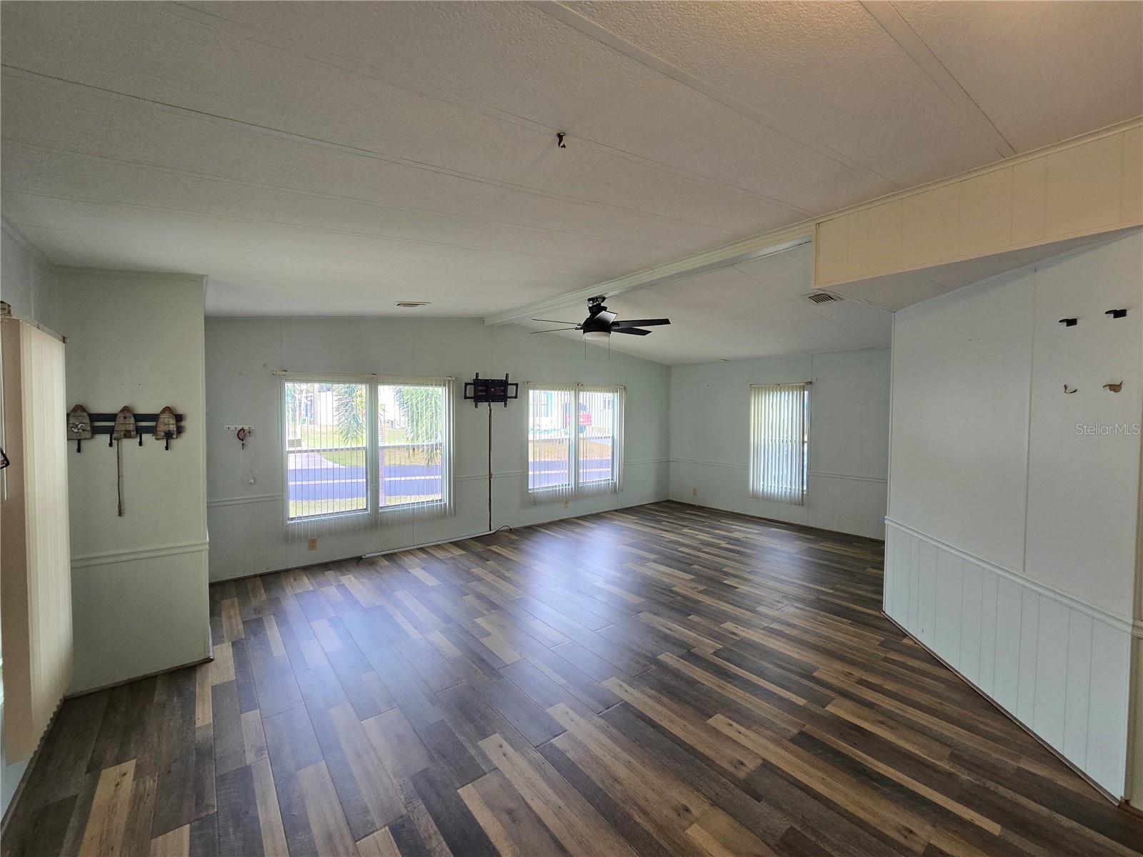 TERRA SIESTA MH CO-OP OR1352/1059 - Residential