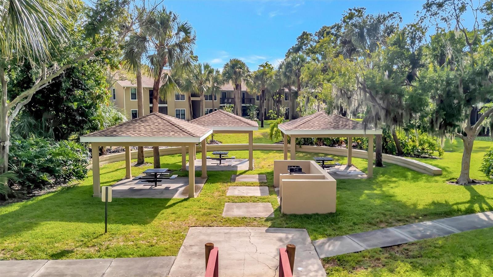 VINTAGE GRAND - Residential