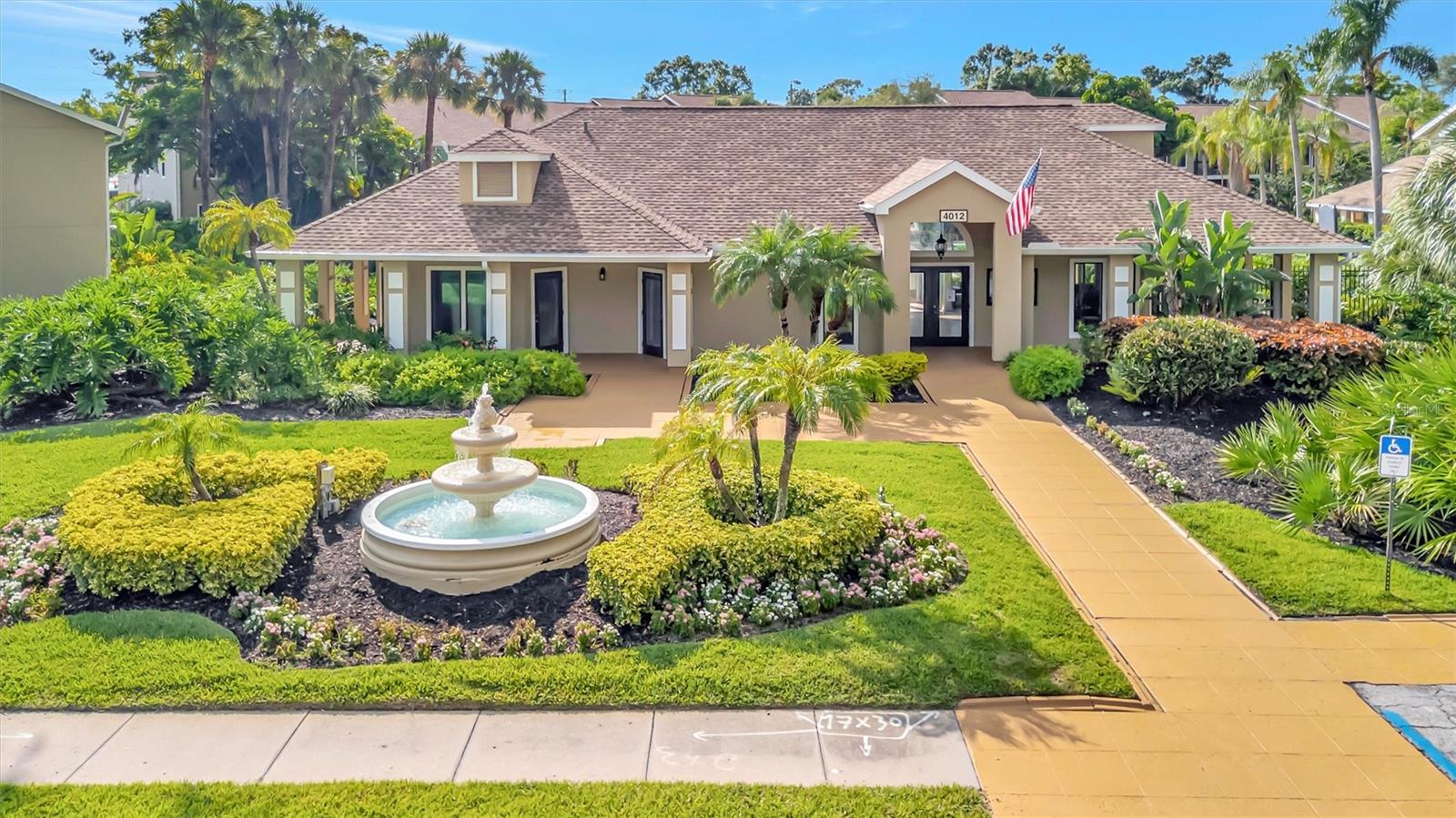 VINTAGE GRAND - Residential