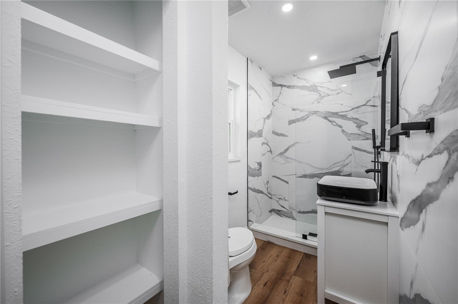 LAKEVIEW ESTATES 1ST ADD - Residential