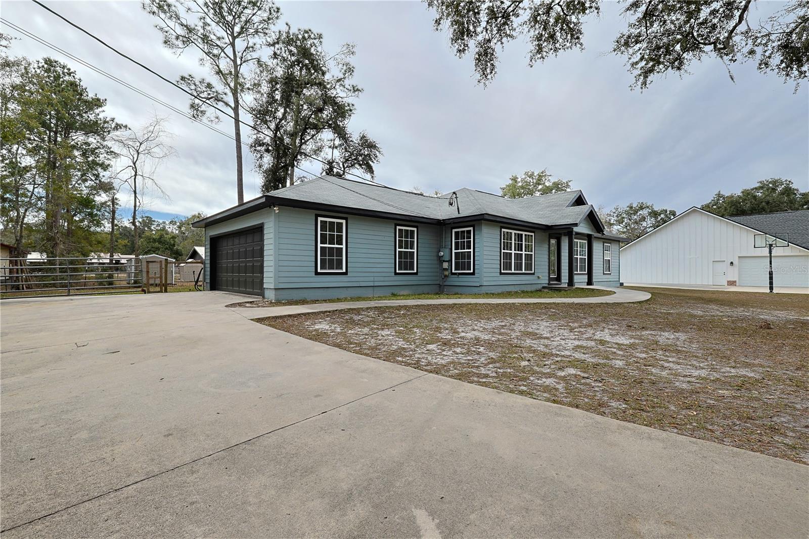 HOLLY BROOK - Residential