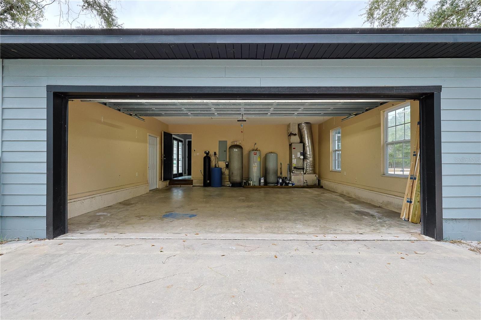 HOLLY BROOK - Residential