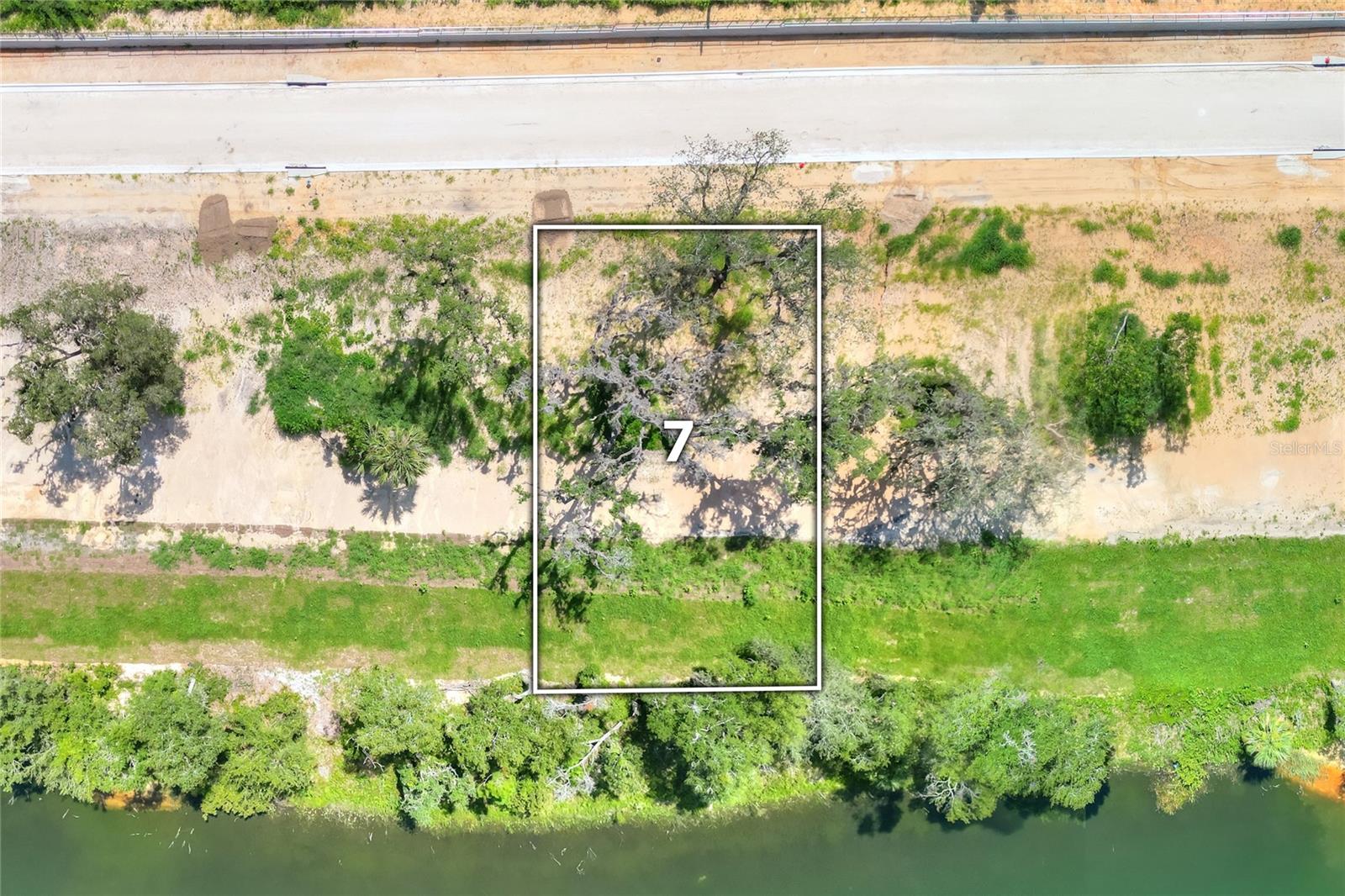 MIRROR LAKE - Residential