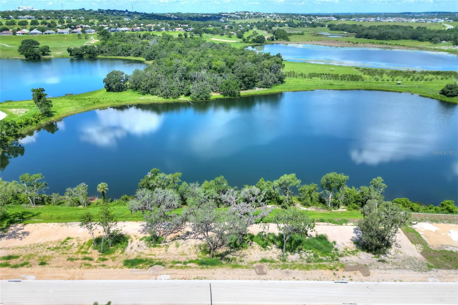 MIRROR LAKE - Residential